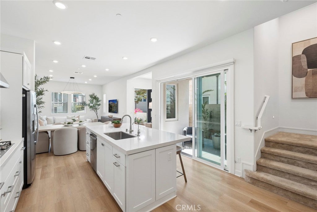 327 Baluster, Irvine CA 92618 - Photo 8