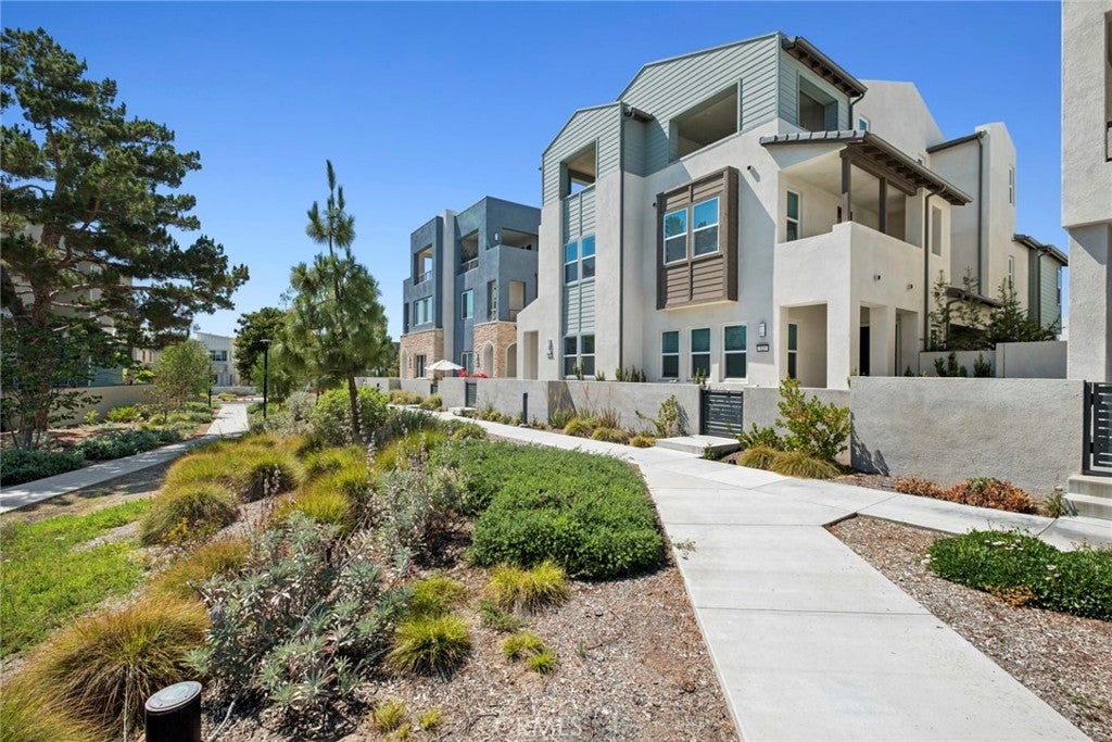 327 Baluster, Irvine CA 92618 - Photo 45