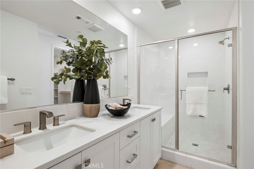 327 Baluster, Irvine CA 92618 - Photo 21