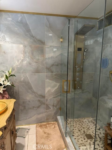 433 N Orchid Tree