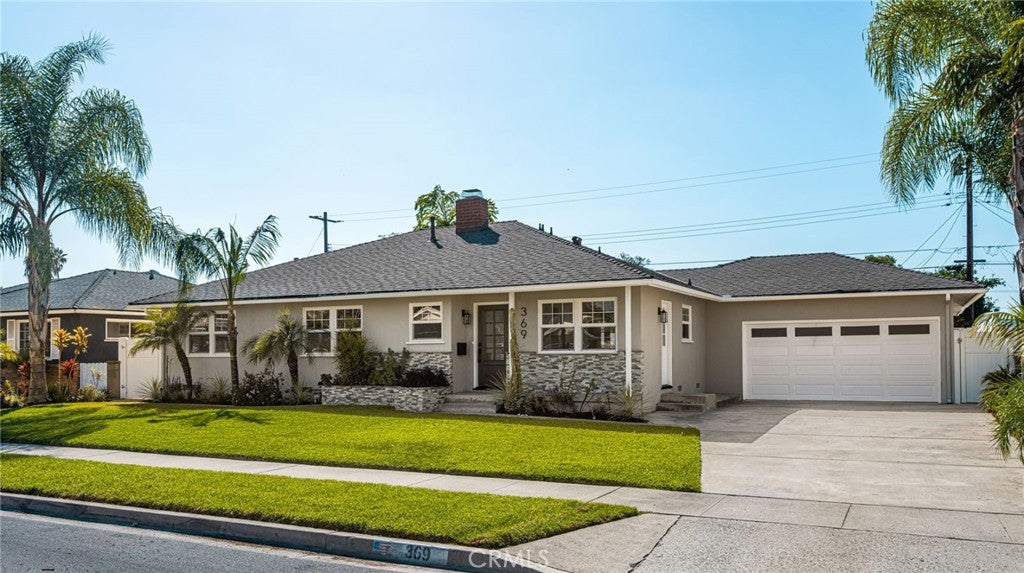 369 S Poinsettia