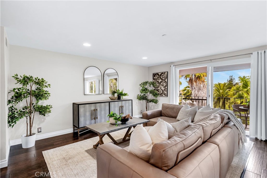 212 Avenida Montalvo E