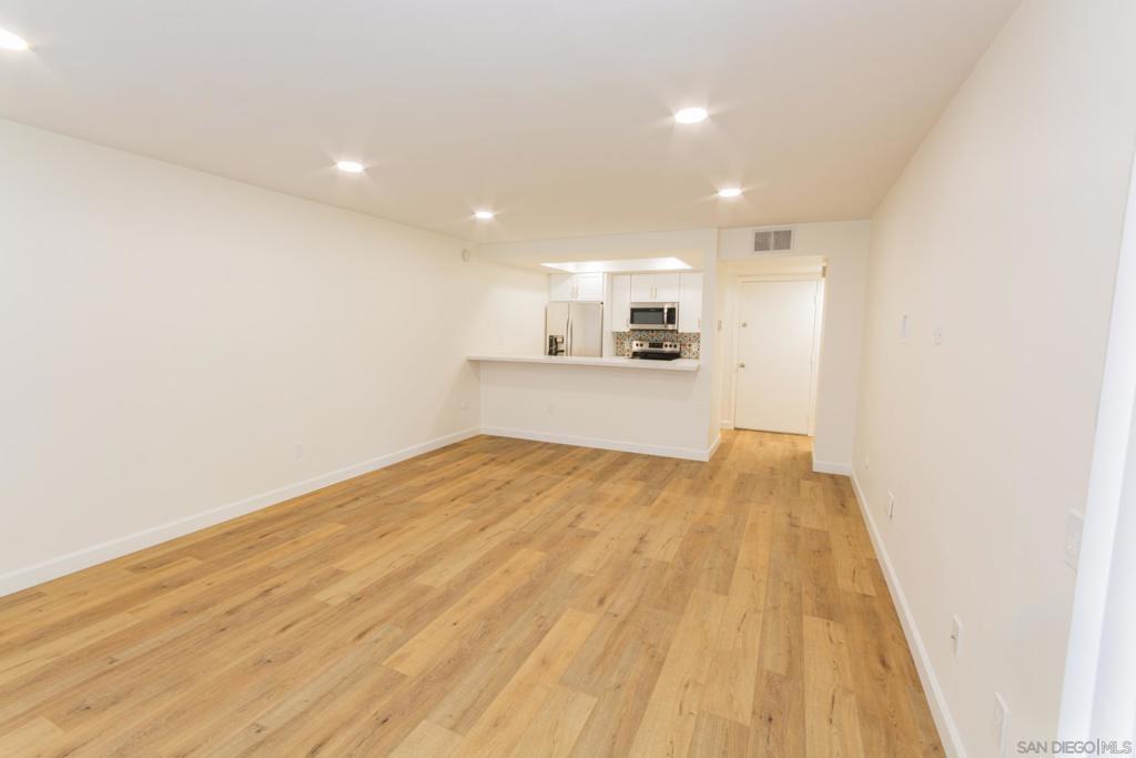 10737 San Diego Mission 115