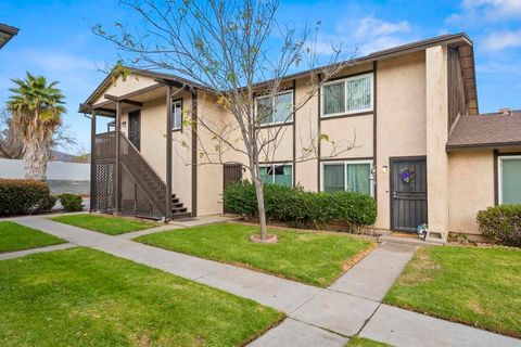 Photo of 10158 CAREFREE DR Dr, Santee, CA 92071 (MLS # PTP2601730)
