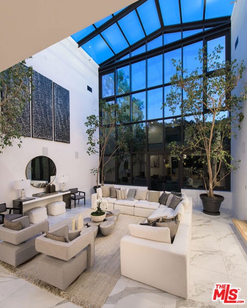 Photo of 1378 N Doheny Drive, Los Angeles, CA 90069 (MLS # 26993009)