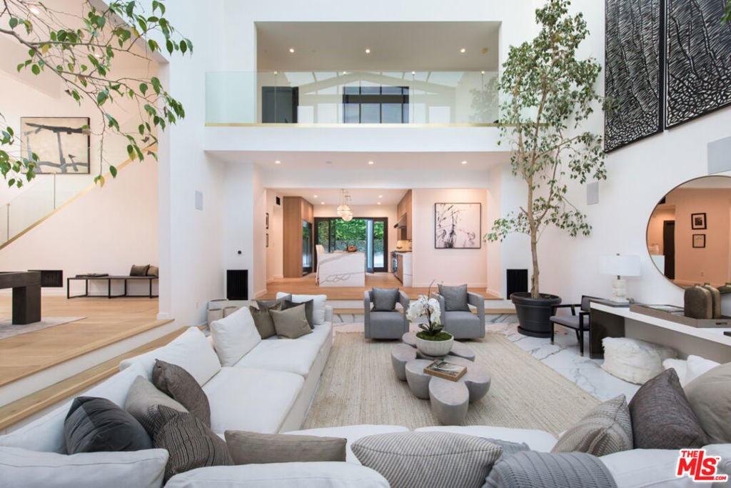 1378 N Doheny Drive