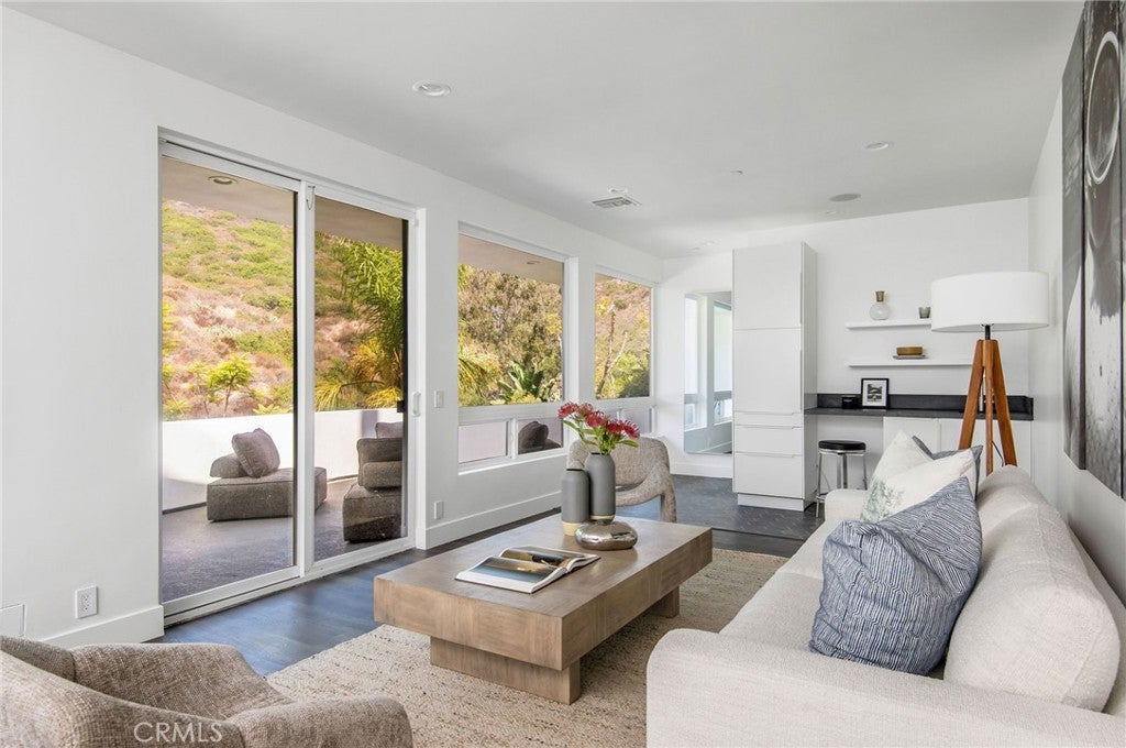547 Temple Hills Drive, Laguna Beach CA 92651 - Photo 23