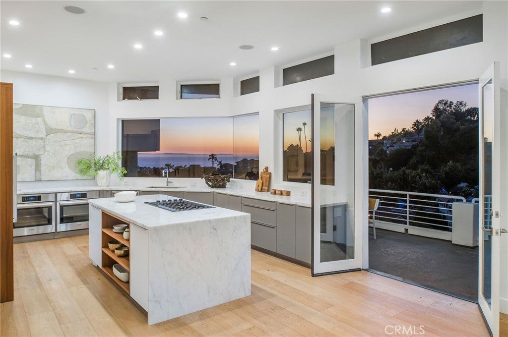 547 Temple Hills Drive, Laguna Beach CA 92651 - Photo 1