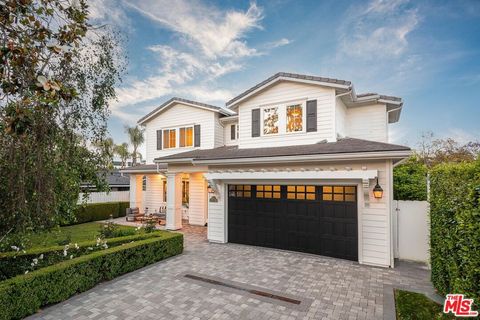 Photo of 4170 Greenbush Avenue, Sherman Oaks, CA 91423 (MLS # 26833571)