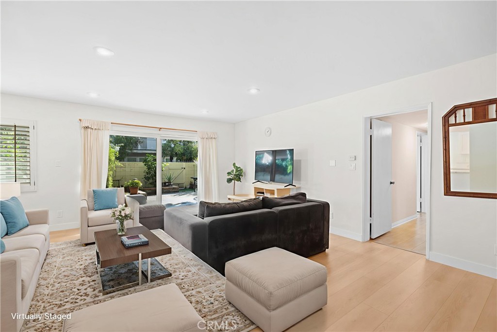 395 S Oakland Avenue 104