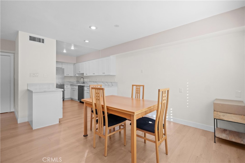 395 S Oakland Avenue 104