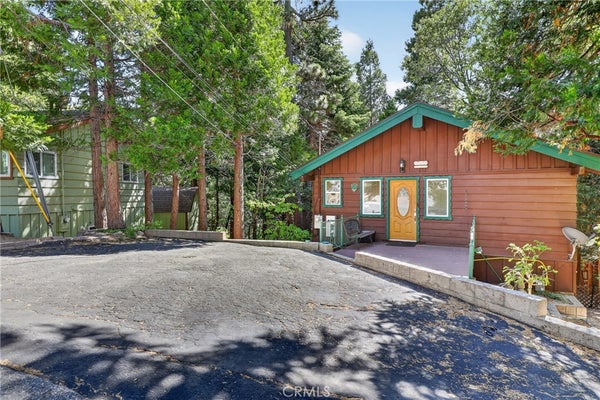 1147 JUNGFRAU DR, CRESTLINE, CA 92325 - Image 4b89409f6774d9ade4e5a64de3cb0d1d/3213036196