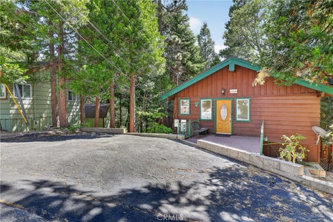 Photo of 1147 Jungfrau Drive, Crestline, CA 92325 (MLS # IG26205462)