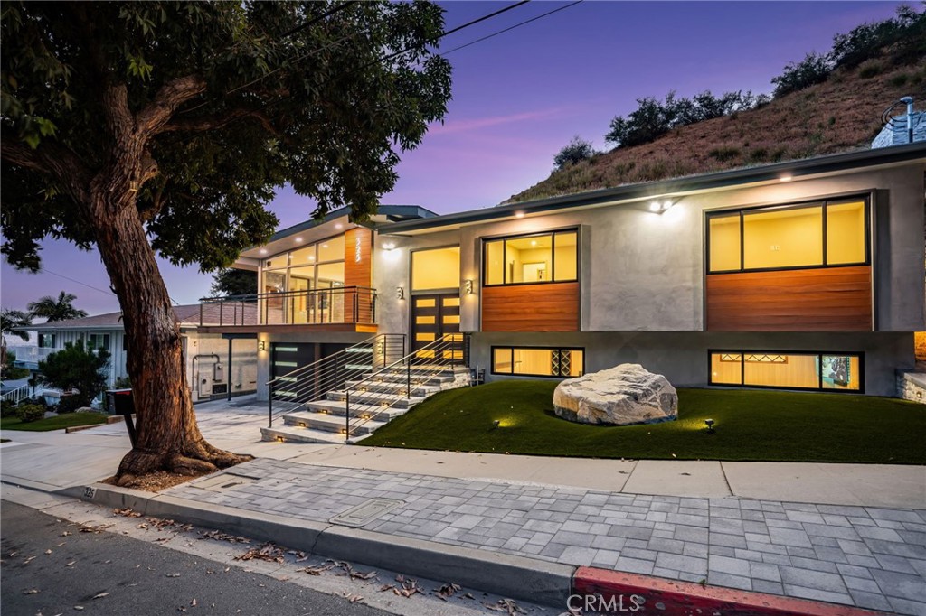 325 N Madison Avenue