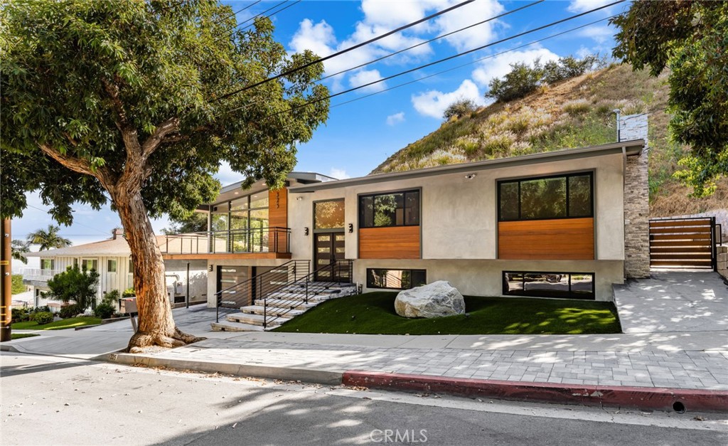 325 N Madison Avenue