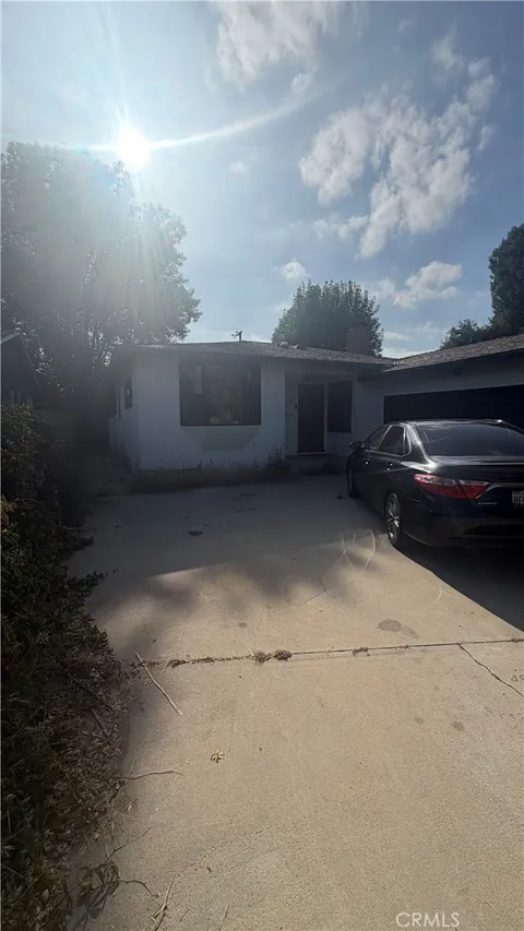 5837 Cedros Ave, Van Nuys, CA 91411 - MLS#: MB26144482