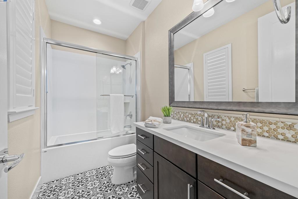 NEWARK - Residential