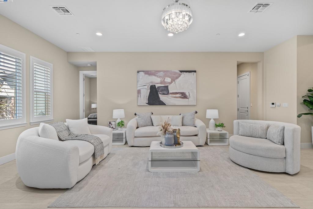 NEWARK - Residential