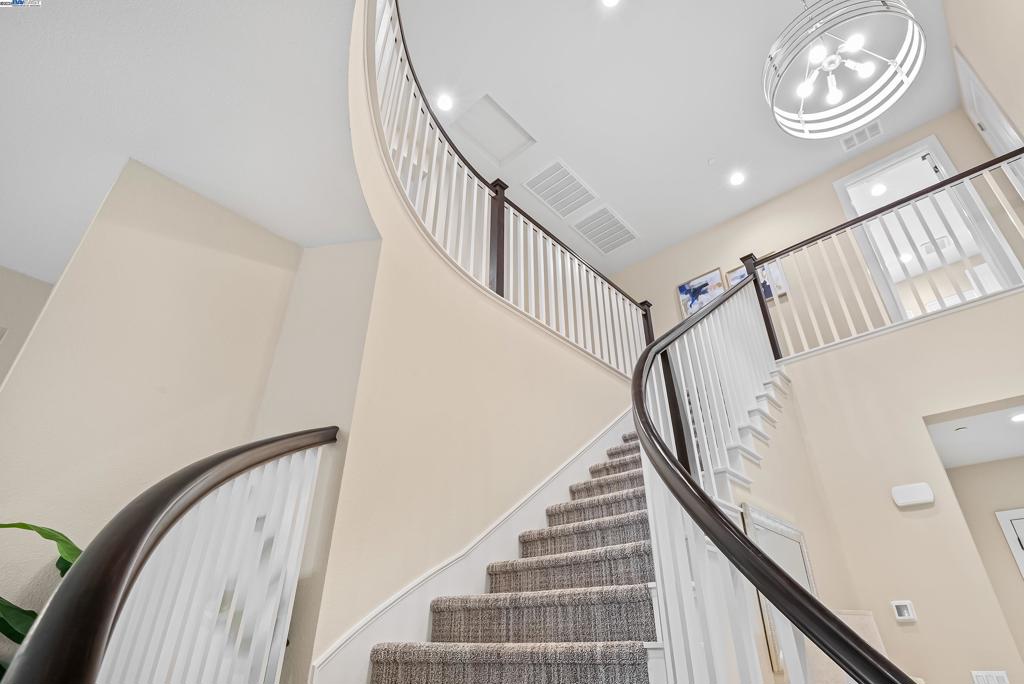 NEWARK - Residential
