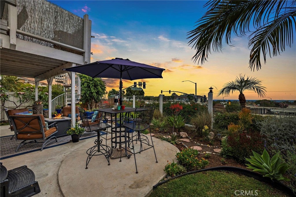 2338 Avenida Marejada
