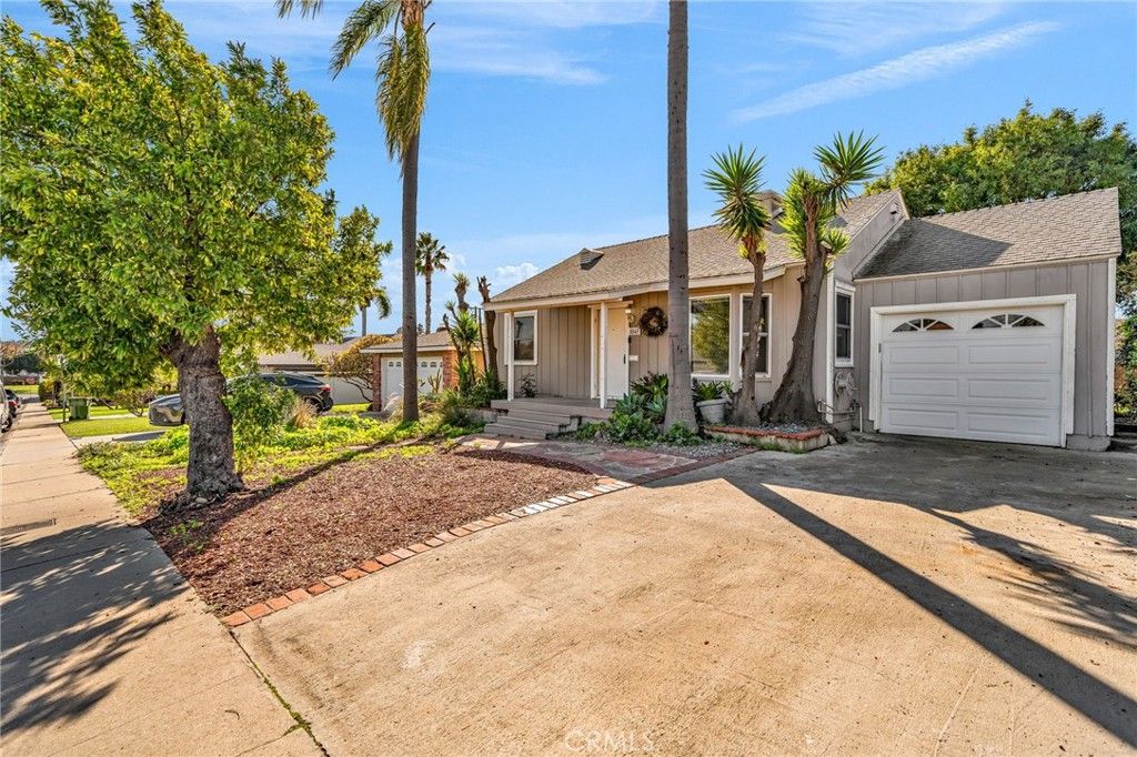 Photo of 8843 De Haviland, Los Angeles, CA 90045 (MLS # DW26005787)