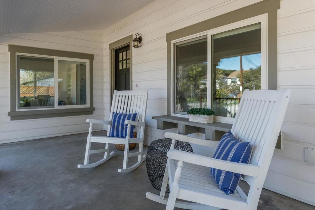 2526 Mattison Lane
