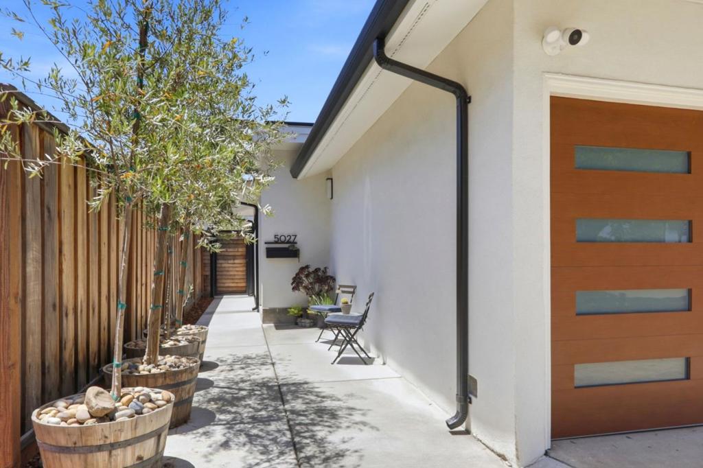 5027 Brewster Avenue