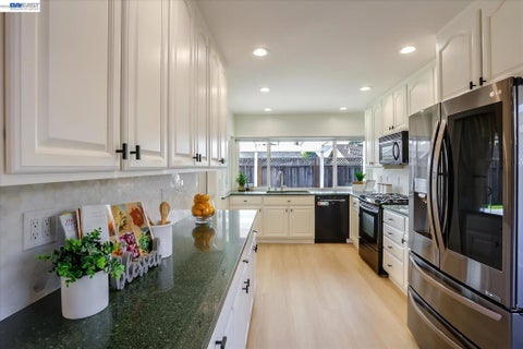 Tiny photo for 5261 Sussex Pl Pl, Newark, CA 94560 (MLS # 41146929)