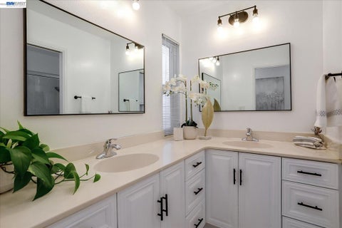 Tiny photo for 5261 Sussex Pl Pl, Newark, CA 94560 (MLS # 41146929)