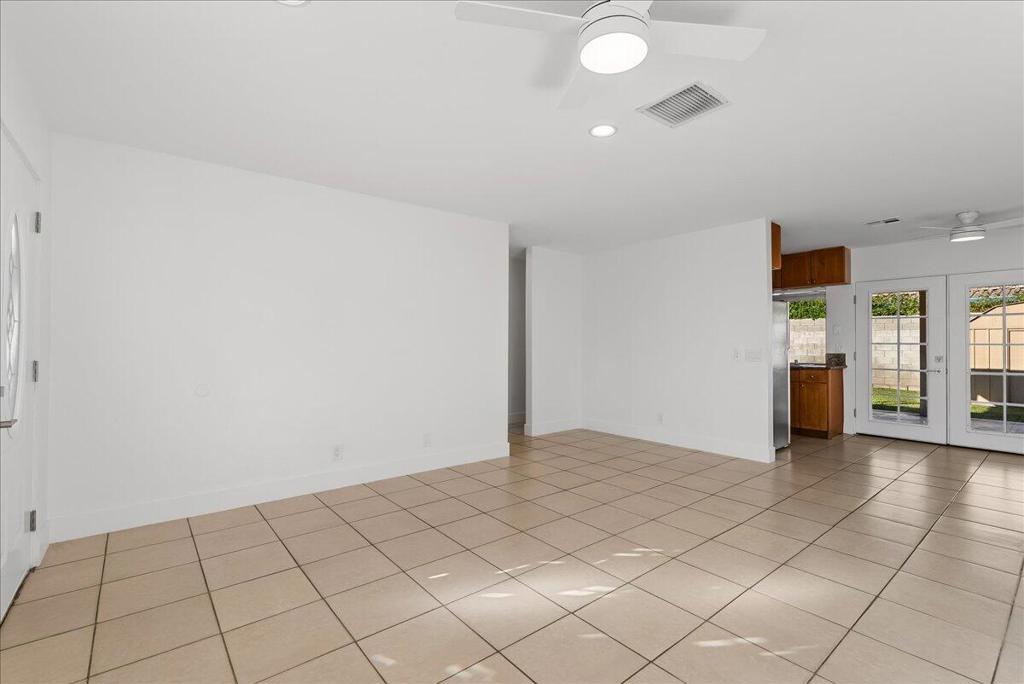 52111 Avenida Navarro