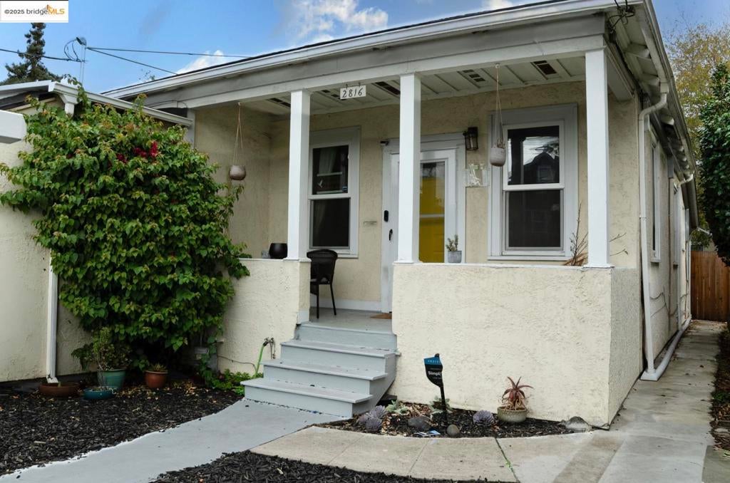 2816 Viola St St, Oakland CA 94619