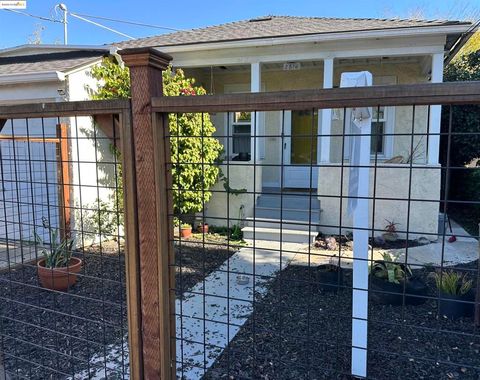 Photo of 2816 Viola St St, Oakland, CA 94619 (MLS # 41111931)