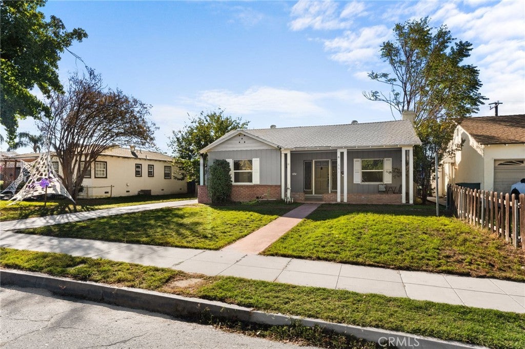 661 W 27th