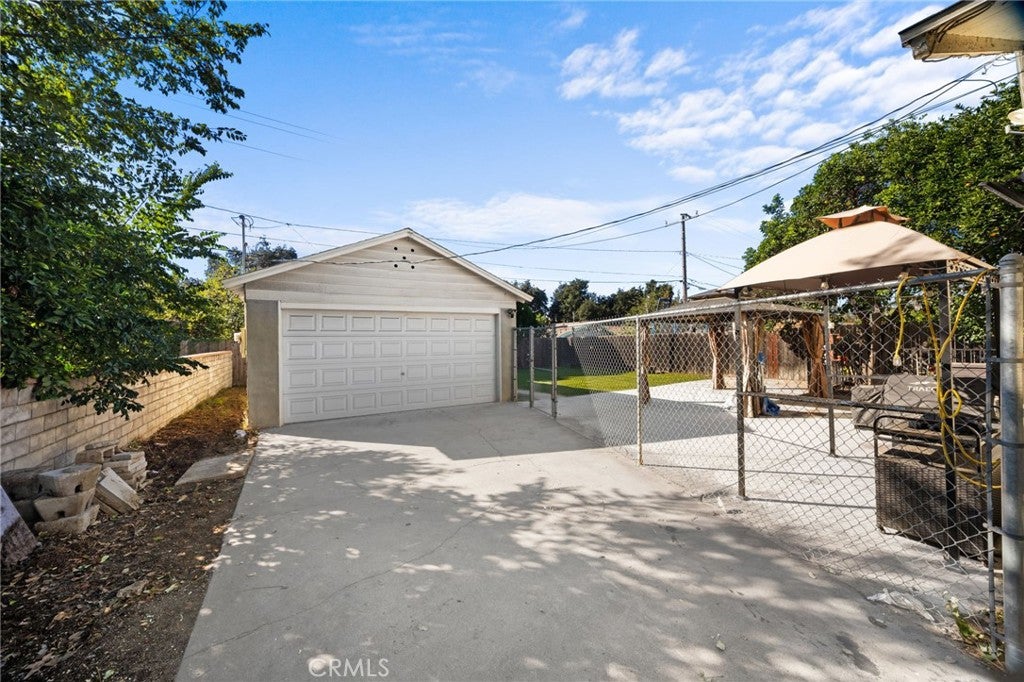 661 W 27th