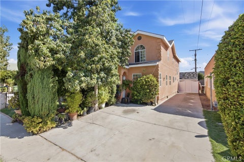 Photo of 3252 Cattaraugus Avenue Ave, Los Angeles, CA 90034 (MLS # DW26209398)