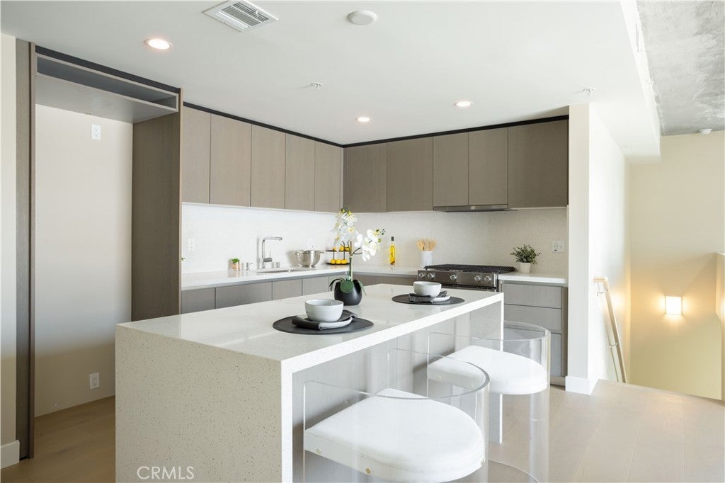 380 Cordova Street 407