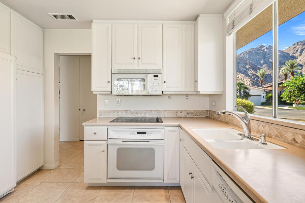 Indian Wells C.C. - Residential