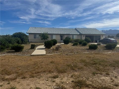 6271 Smoke Tree Phelan CA 92371