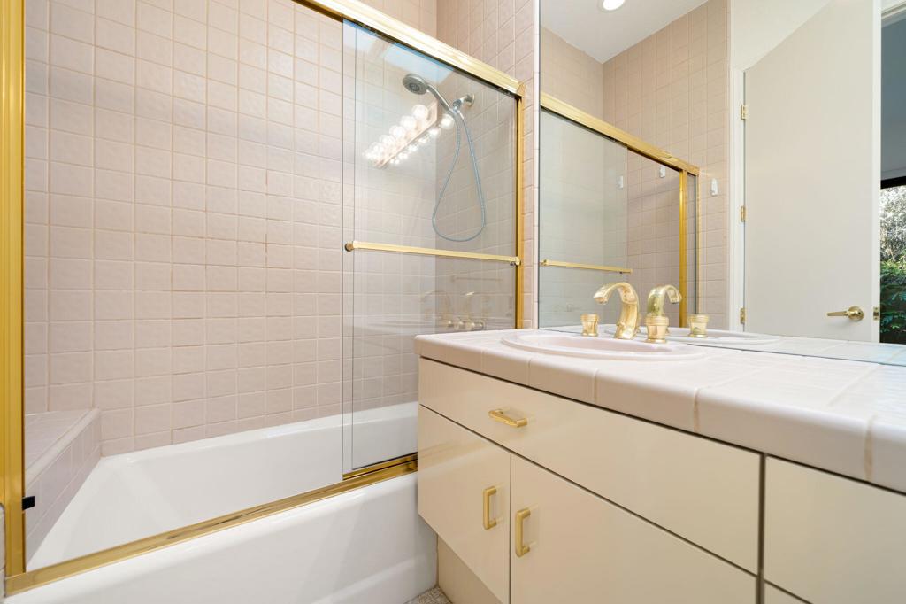 Thunderbird Cove - Residential