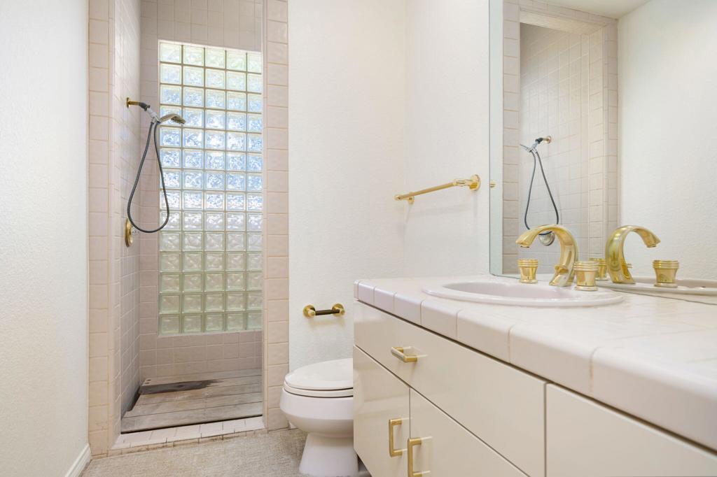 Thunderbird Cove - Residential