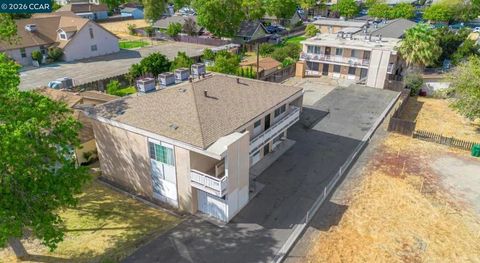 Photo of 218 W K St St, Los Banos, CA 93635 (MLS # 41136763)