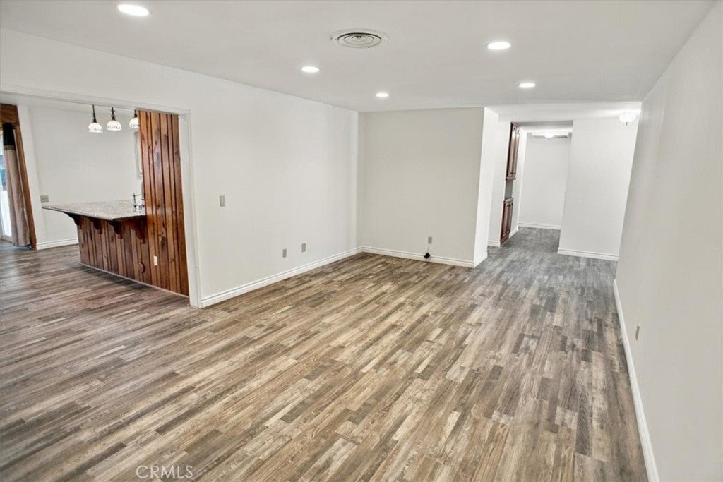 2535 E Avenue R3