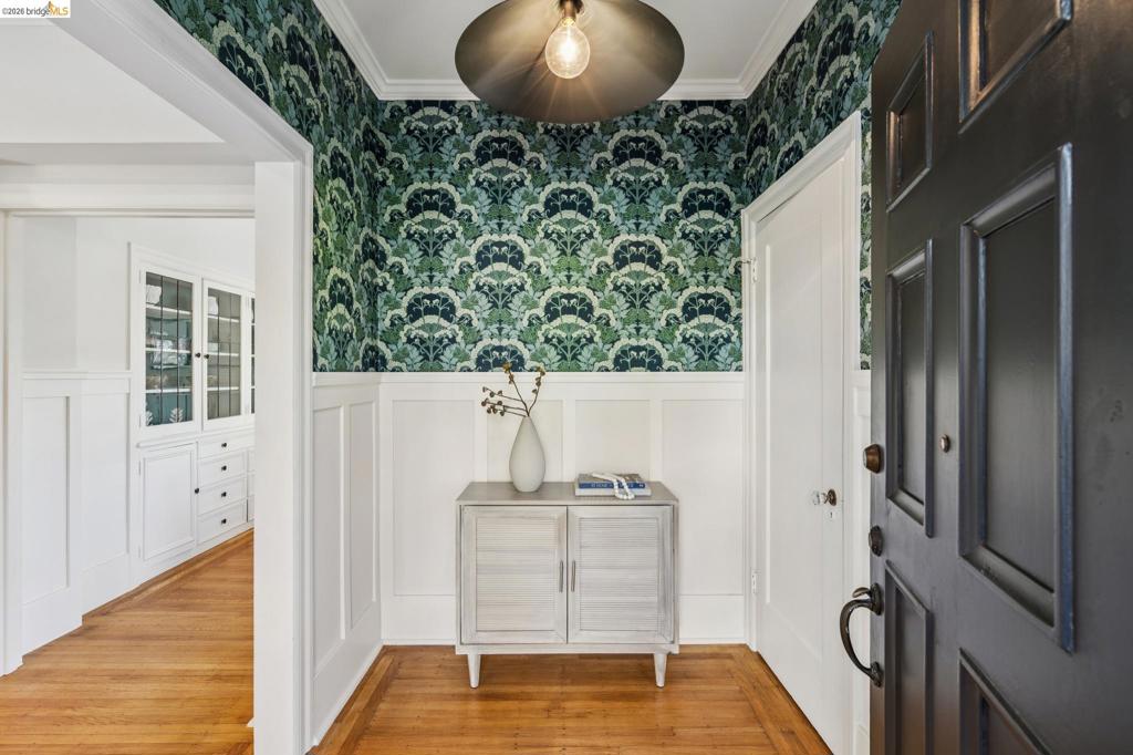 301 301 El Cerrito Avenue