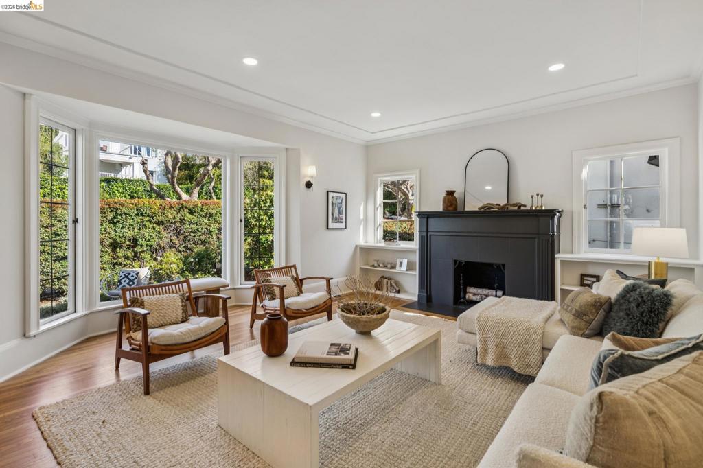 301 301 El Cerrito Avenue