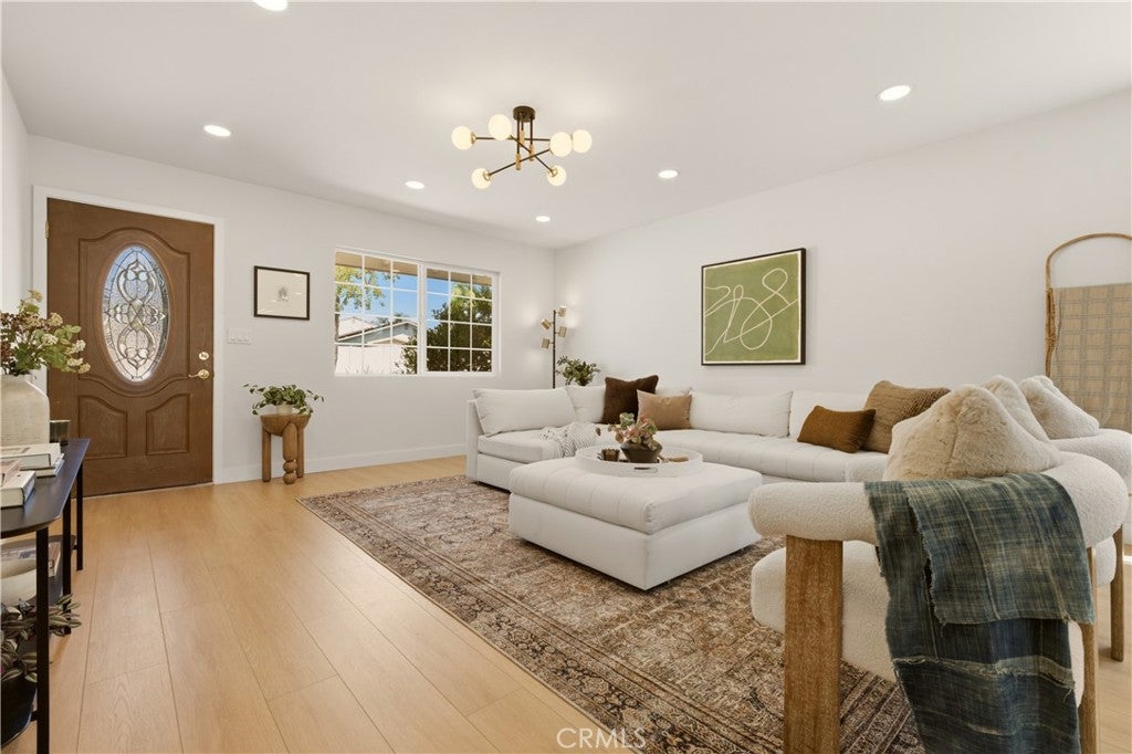 3186 E Radcliffe