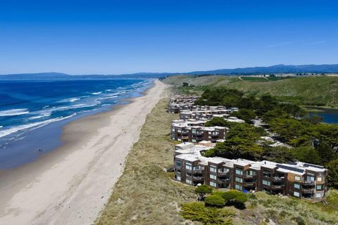 Photo of 101 Shell Drive #117, Watsonville, CA 95076 (MLS # ML82040449)