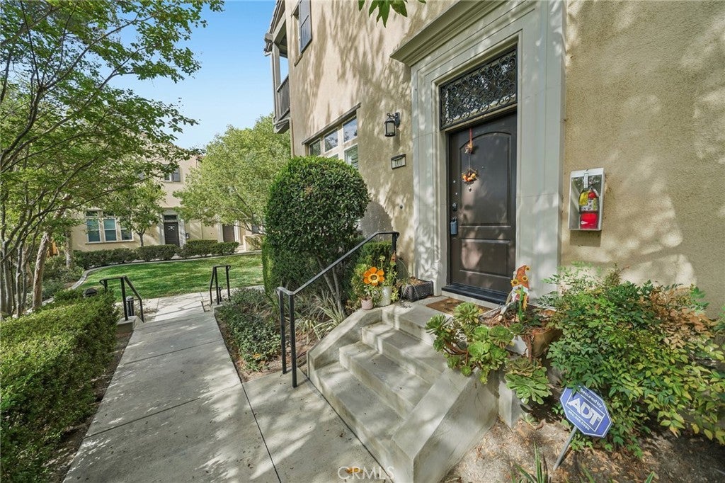 4468 Owens Street 101