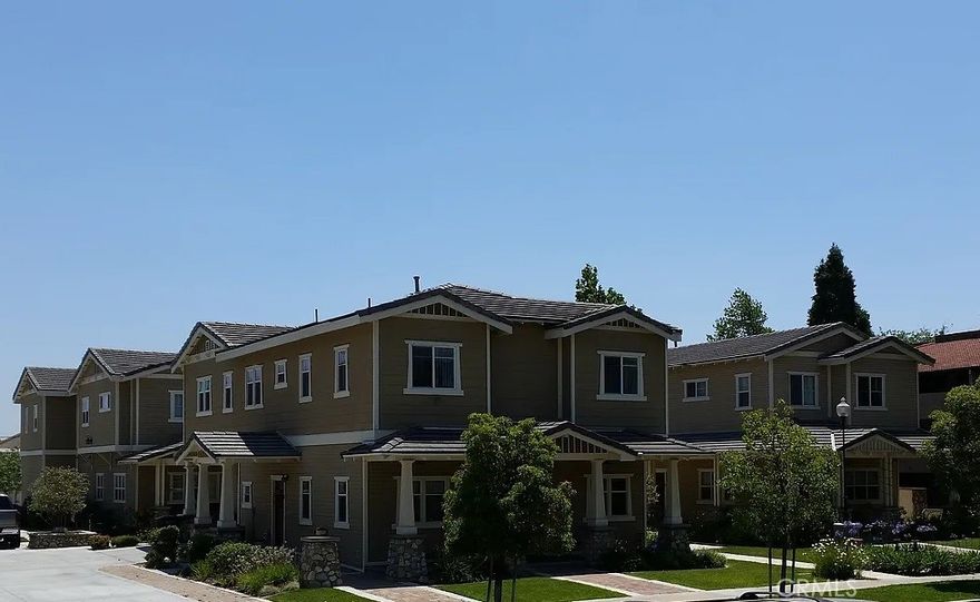 Beautiful Stand-Alone Townhome Near Downtown Ontario



This stunning, detached townhome is located in a well-maintained community just minutes from downtown Ontario. Offering over 2,400 sq. ft. of comfortable and stylish living space, this home is designed for both relaxation and convenience.



Features include:



Detached unit with no shared walls for added privacy



Central A/C and in-home laundry hookups



Attached 2-car garage with direct access to the kitchen



Modern kitchen featuring granite countertops and a spacious pantry



Elegant wood flooring and high ceilings in the living room



Convenient half bathroom downstairs for guests



Expansive upstairs loft – perfect for a home office, lounge, or play area



Three bedrooms upstairs.



Primary suite with walk-in closet, dual vanity sinks with granite counters, and a stand-up shower.



Two additional bedrooms share a full bathroom.