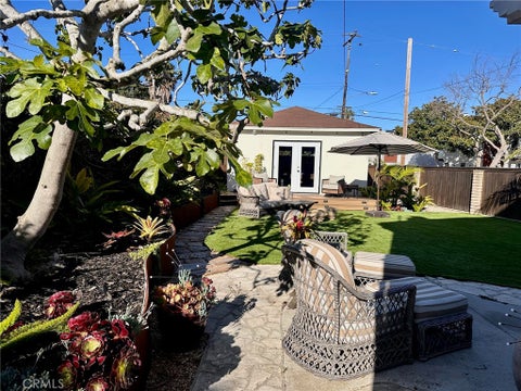 Photo of 427 N Maria Avenue, Redondo Beach, CA 90277 (MLS # SB26122020)