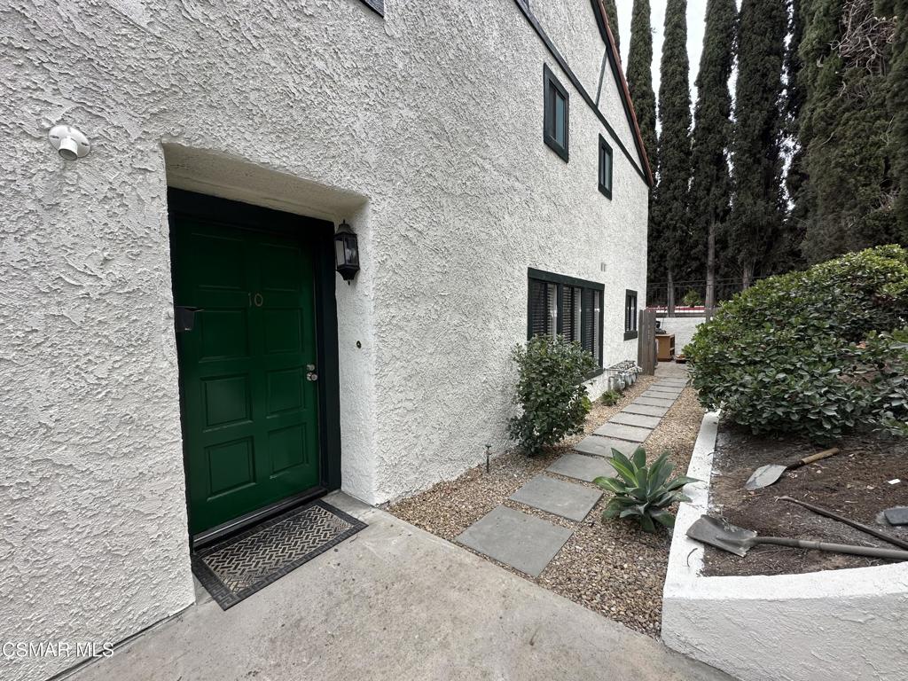 Beautifully Remodeled End Unit in Thousand OaksWelcome to this stunning, completely remodeled end-unit townhome in a private and quiet 4-plex on Foursite Lane. This light-filled home features beautiful new travertine floors throughout, with new luxury carpet on the stairs and in the bedrooms and 2 cozy gas fireplaces. The kitchen shines with all new appliances, plus there is a new central A/C system for year-round comfort, and upstairs laundry area with a new washer dryer for convenience.Upstairs also offers two en-suite bedrooms. One offers a private balcony, while the other boasts a gas burning fireplace--perfect for creating a warm retreat.Additional highlights include one covered parking space with storage, plus ample on-site parking. Water, gardening service and trash are included.Located in the heart of Thousand Oaks, this home offers close access to shopping restaurants and entertainment at The Lakes, the Civic Arts Plaza and Gardens of the World; and offers easy access to The Oaks Mall, Janss Marketplace, Conejo Valley trails, restaurants, and award-winning schools. Enjoy the best of convenience and quiet living in this beautifully updated property.